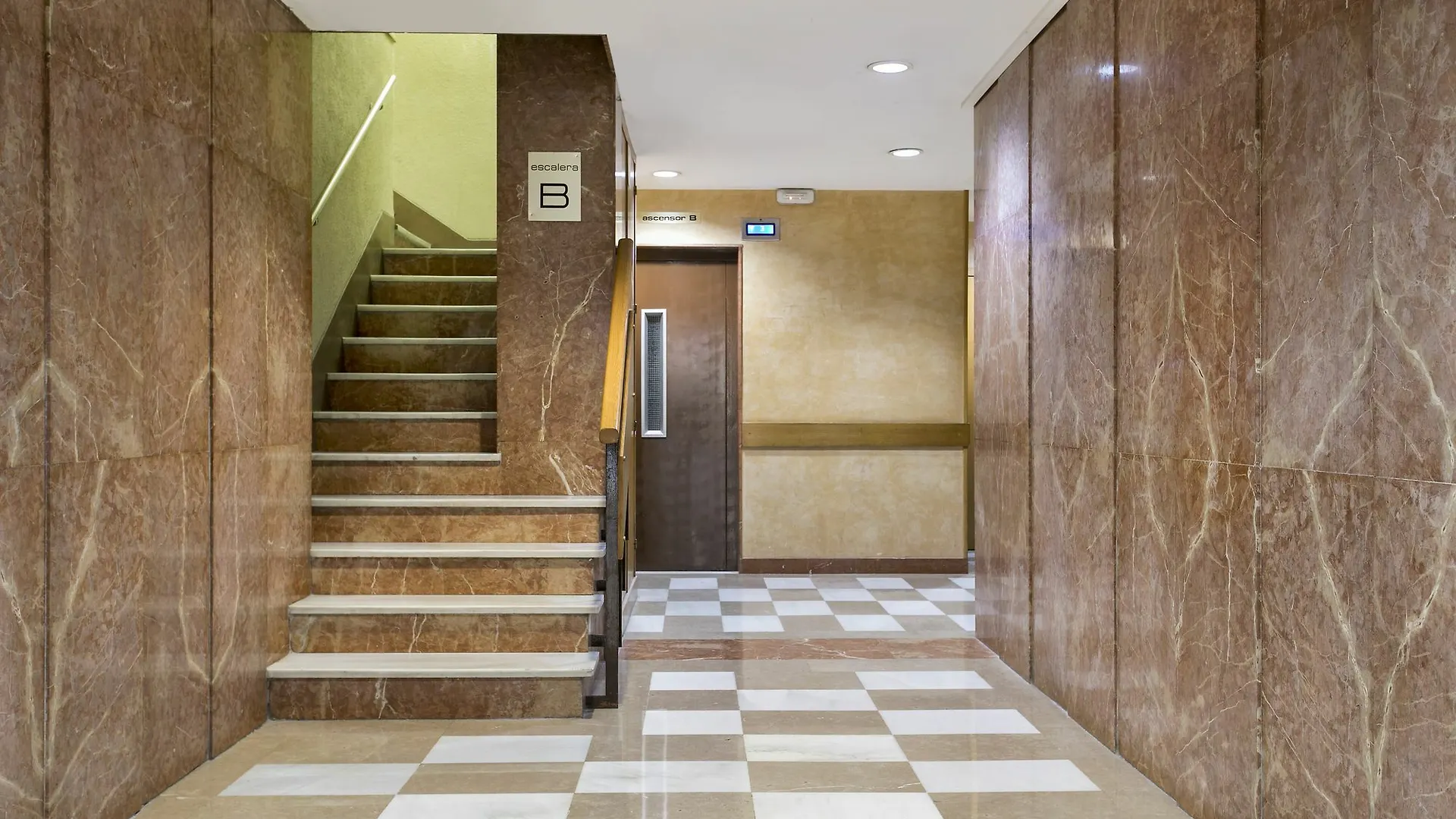 Beautiful Apt Next To The Sagrada Famila Barcelona 0*,  Spain